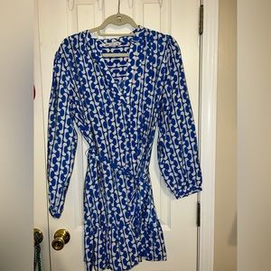 Beautiful spring/summer Zara retro groovy tie dress!